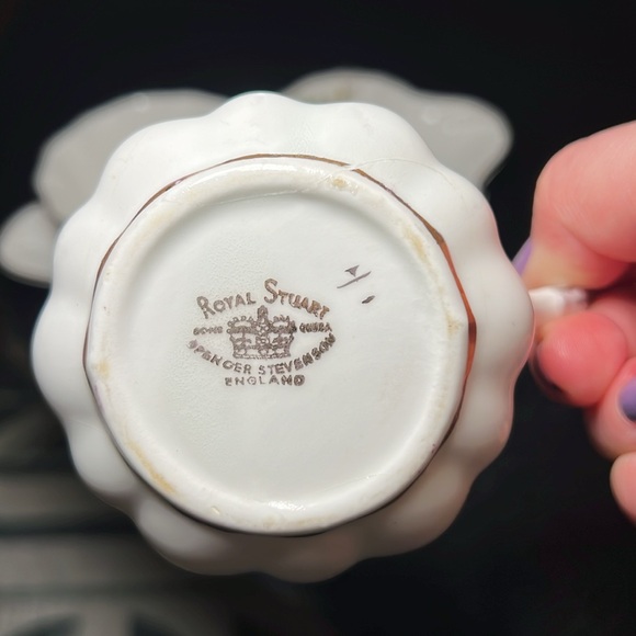 Vintage Royal Stuart rose floral porcelain creamer and sugar with underplate - Picture 5 of 16